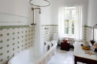 Tarifabeachhouses-property--Monte-de-la-Torre-Bathroom-8